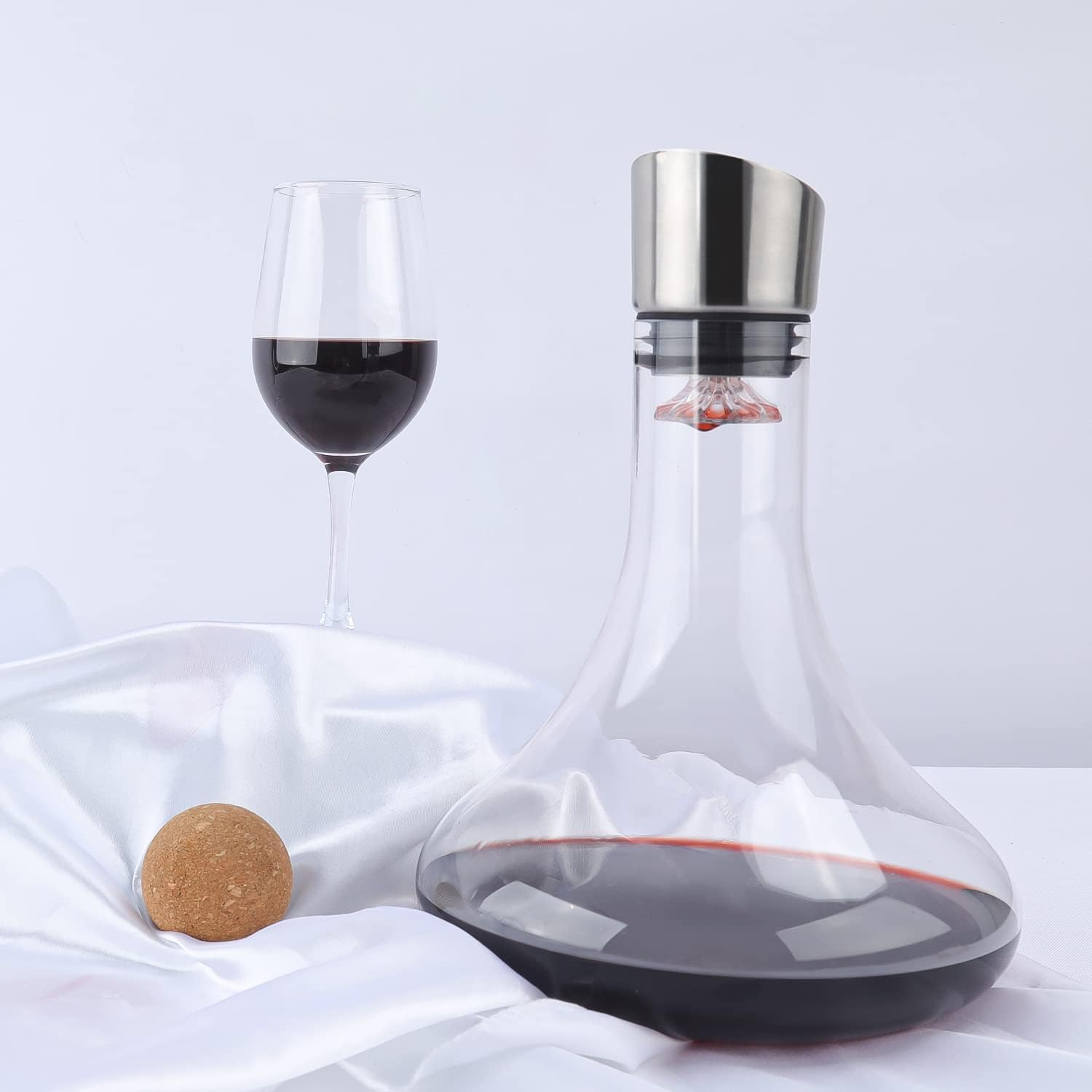 Wine Decanter with Built-in Aerator Pourer